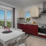 Lovely In With Private Swimming Pool, Be Inside Or Outside بيت للعطل *