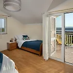 בית נופש Lovely In With Private Swimming Pool, Be Inside Or Outside *