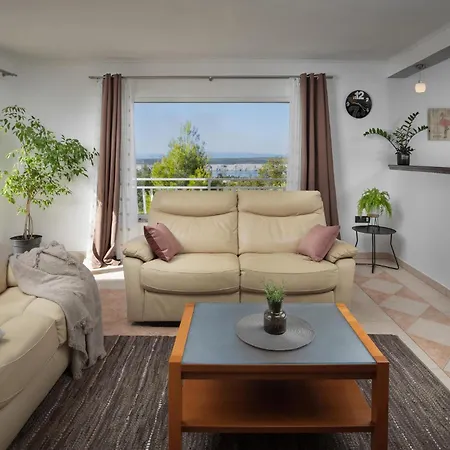 Lovely In With Private Swimming Pool, Be Inside Or Outside