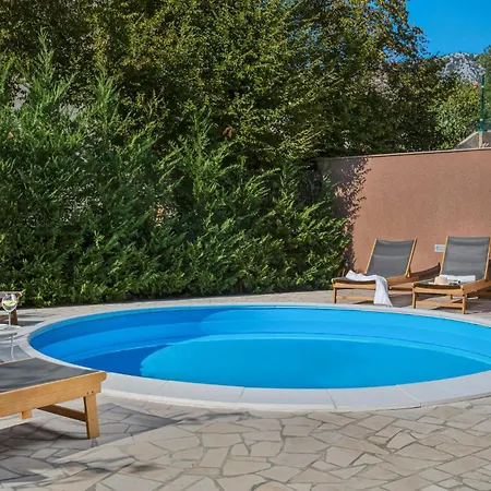 Lovely In With Private Swimming Pool, Be Inside Or Outside