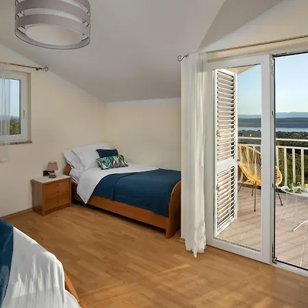 Σπίτι διακοπών In With Outdoor Swimming Pool *
