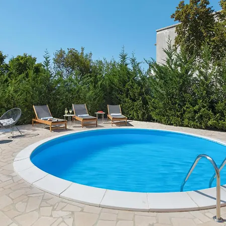 Lovely In With Private Swimming Pool, Be Inside Or Outside Feriehus