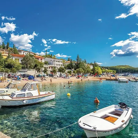Σπίτι διακοπών In With Outdoor Swimming Pool