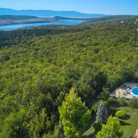 Lovely In With Private Swimming Pool, Be Inside Or Outside Feriehus