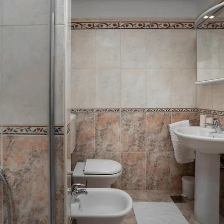 Lovely In With Private Swimming Pool, Be Inside Or Outside *
